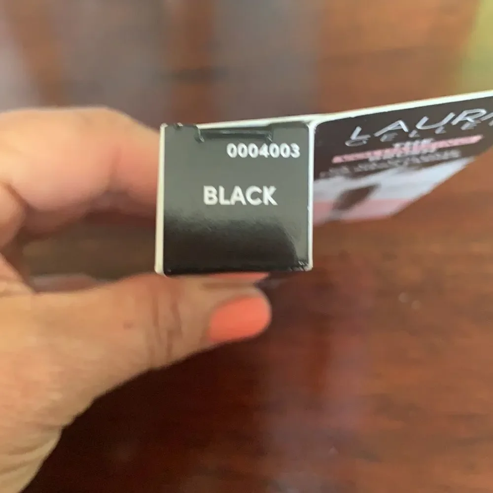 Laura Geller color black